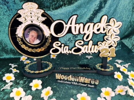 Elegant birthday keys